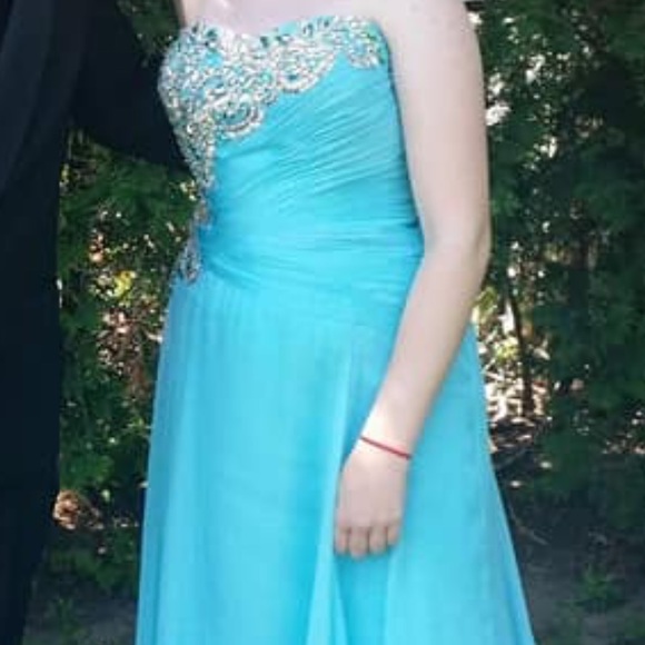 prom dress - Picture 3 of 5